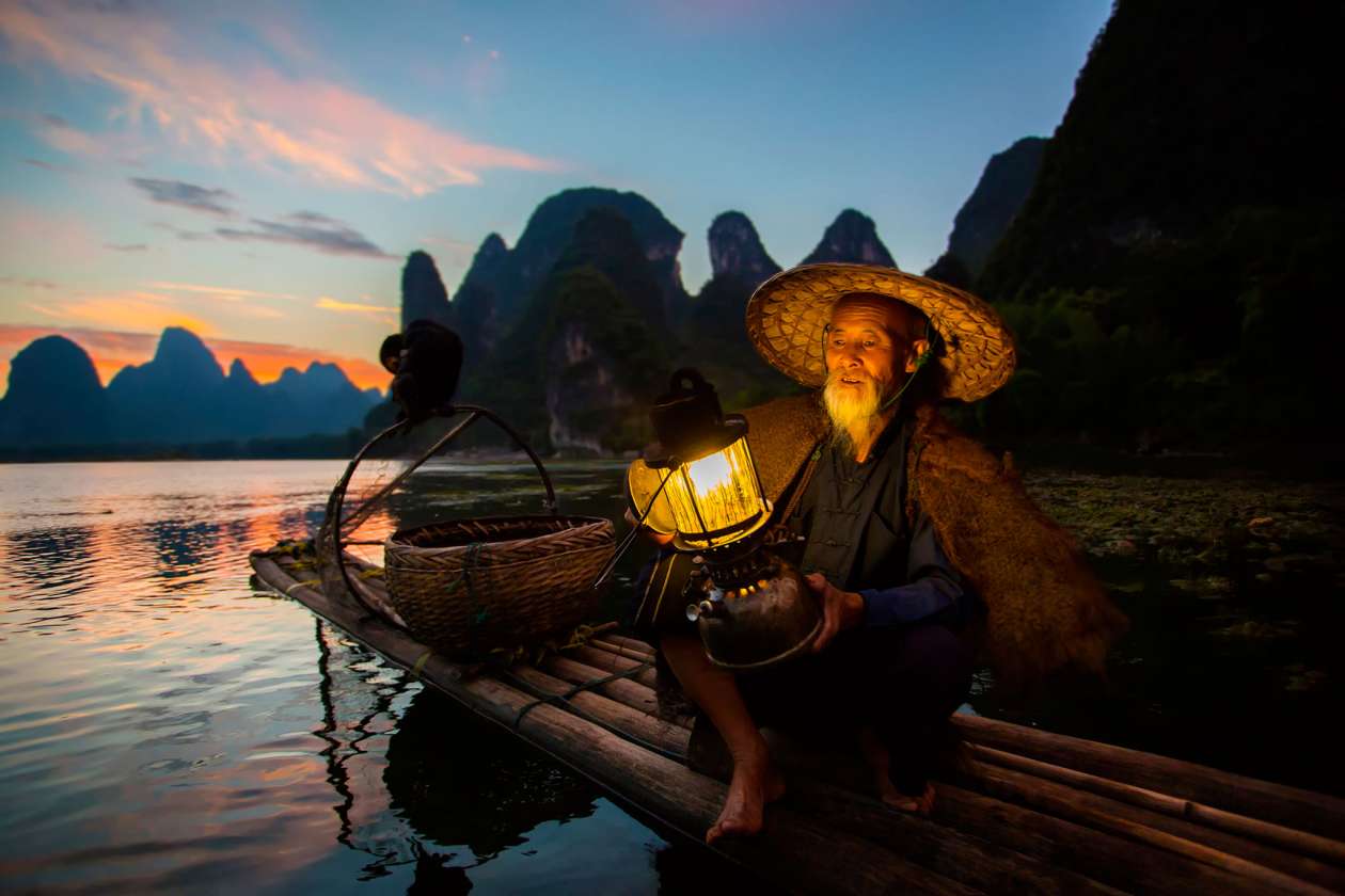 Cormoran sur la rivière Li, Guangxi, Chine du sud-ouest